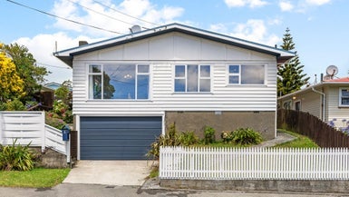 3 Alder Place, Newlands, Wellington - Carousel 1