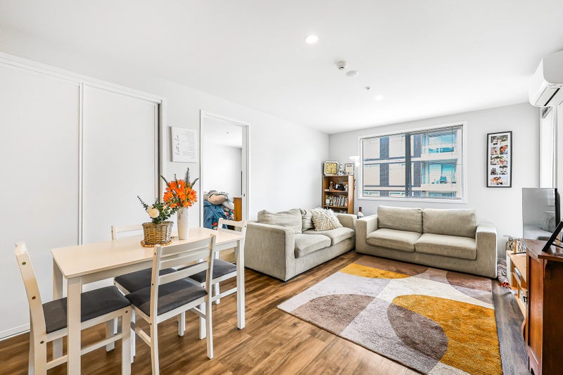 206/25 Bute Road, Browns Bay, Auckland - Carousel 1