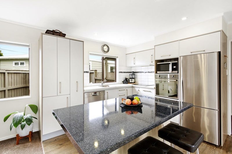 4/44 Randwick Crescent, Moera, Lower Hutt - Carousel 2