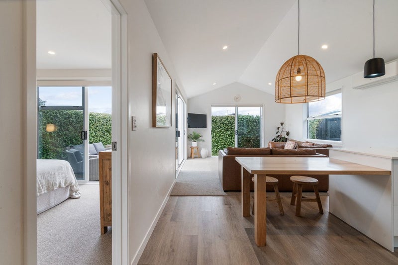 7 Ngaire Way, Papamoa Beach, Papamoa - Carousel 1