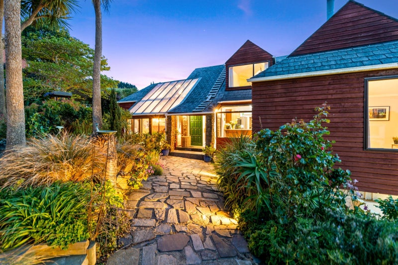 24 Gorman Street, Macandrew Bay, Dunedin - Carousel 1