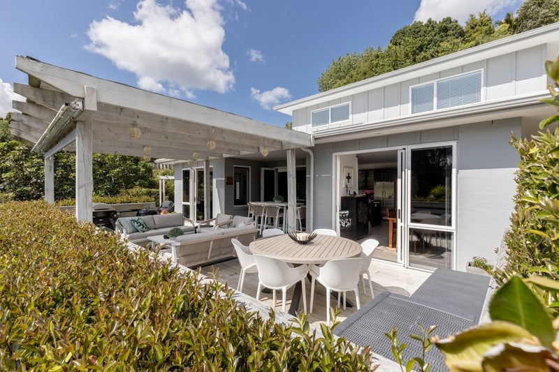 50 Stonebridge Way, Pyes Pa, Tauranga - Carousel 1