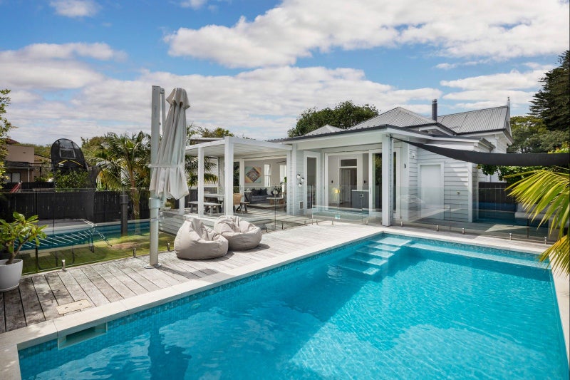 10 Asquith Avenue, Mount Albert, Auckland - Carousel 1