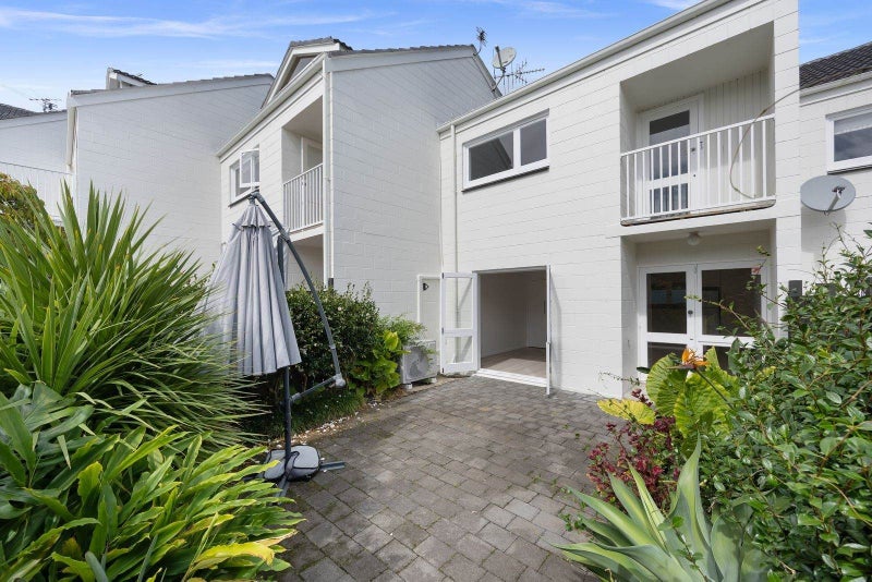 11/8 Hamilton Road, Herne Bay, Auckland - Carousel 2