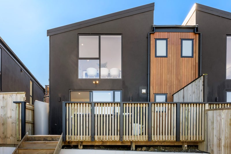 14 Stockden Place, Karori, Wellington - Carousel 1