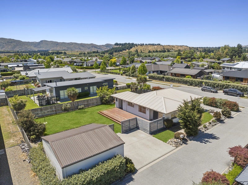 2 Poppy Lane, Albert Town, Wanaka - Carousel 1