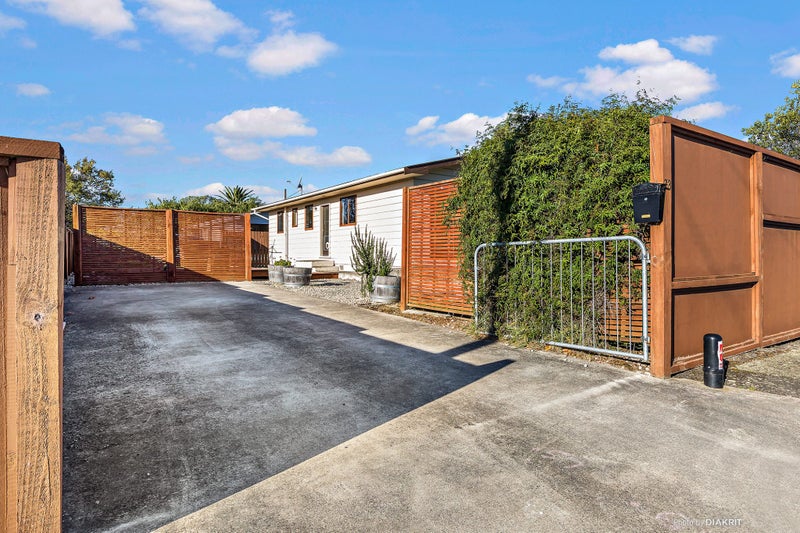 73 Venice Street, Martinborough - Carousel 1