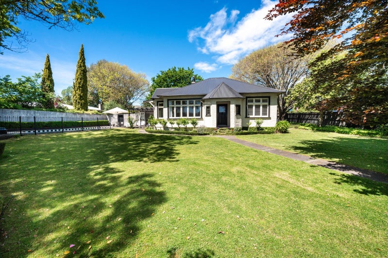 54 Iona Road, Havelock North, Havelock North - Carousel 1