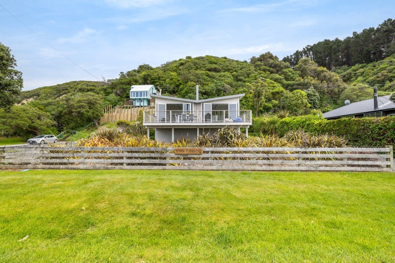 16 Cathedral Road, Gore Bay, Cheviot - Carousel 2
