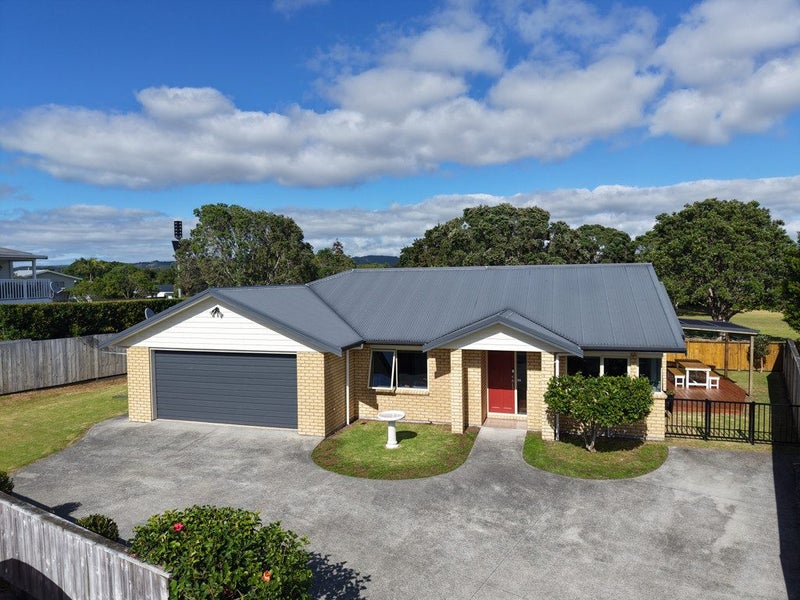 6 Ishtar Place, One Tree Point - Carousel 1