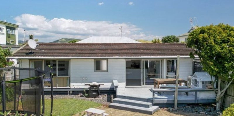 288A Papamoa Beach Rd, Papamoa Beach, Tauranga, Bay Of Plenty - Carousel 1