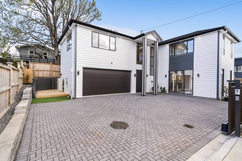 92D Godley Road, Green Bay, Auckland - Carousel 1
