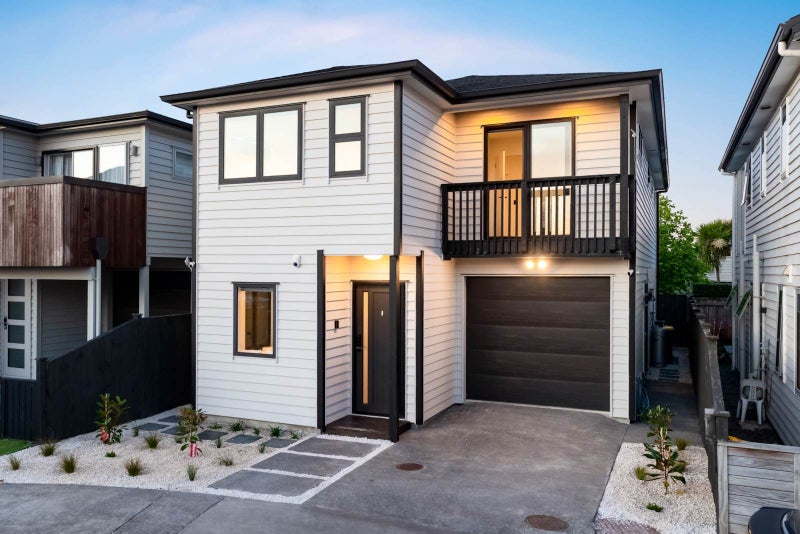 28 Silvereye Road, Hobsonville, Auckland - Carousel 1