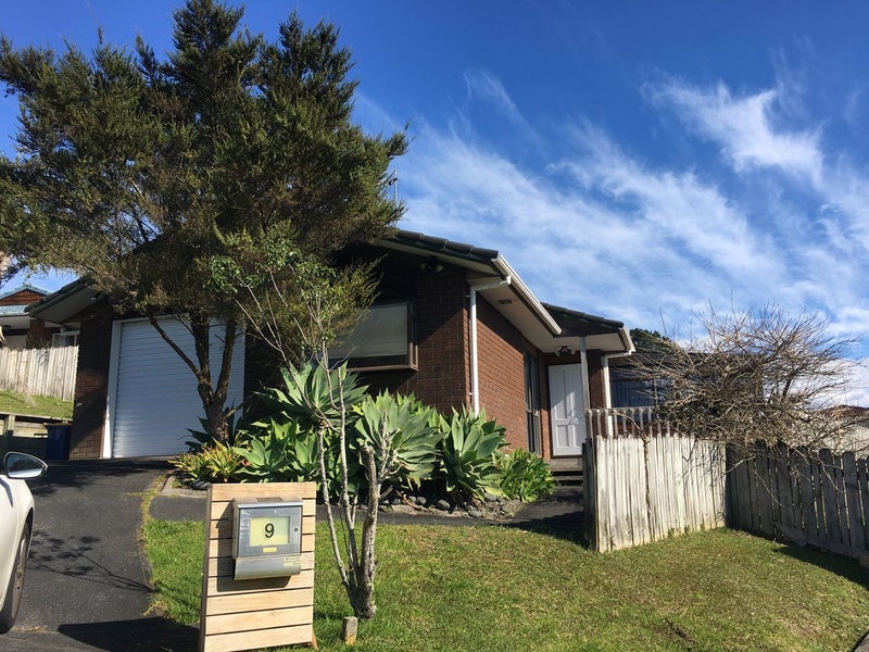 9 Sherpa Place, Massey, Auckland - Carousel 1