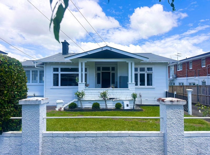 14 Queen Mary Avenue, Epsom, Auckland - Carousel 1