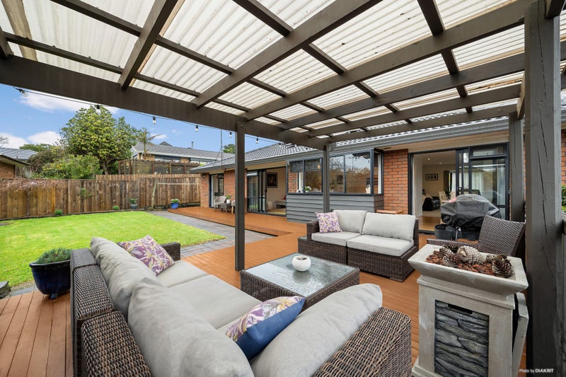 15 Orangewood Drive, Northpark, Auckland - Carousel 2