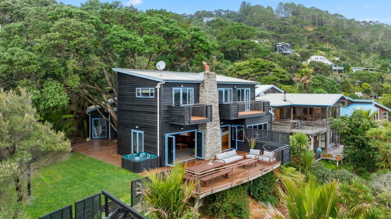 84 Domain Crescent, Waimauku - Carousel 2