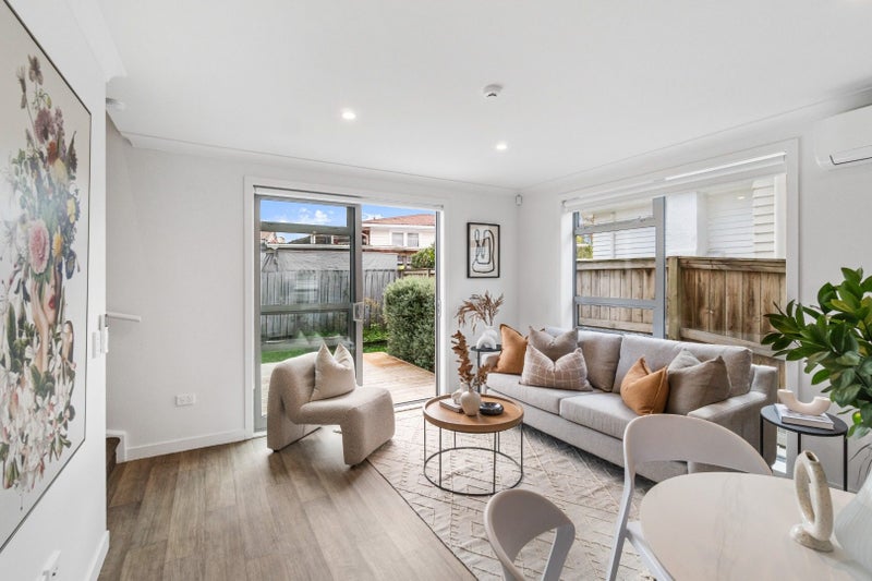 8A Totara Road, Manurewa, Auckland - Carousel 1