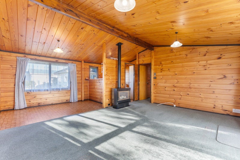 31 Field Street, Aramoho, Whanganui - Carousel 2