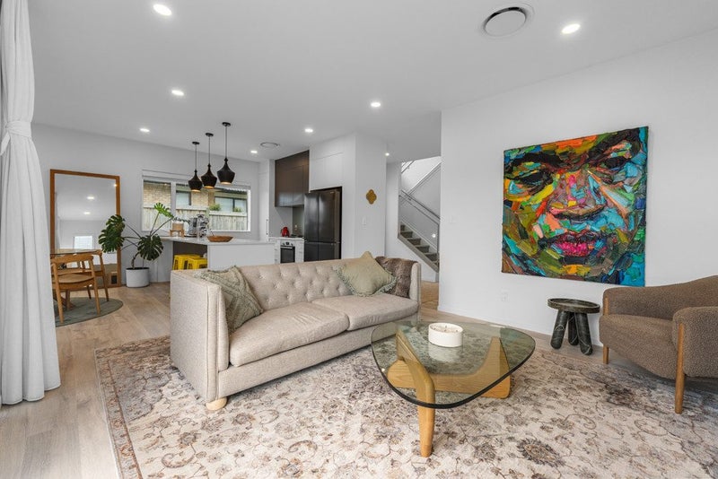 15 Madden Avenue, Kumeu - Carousel 1