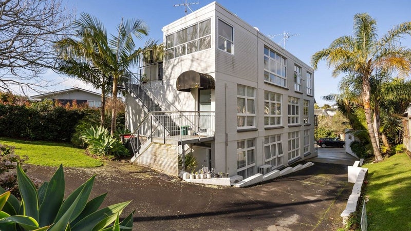 4/27 Piccadilly Place, Kohimarama, Auckland - Carousel 1