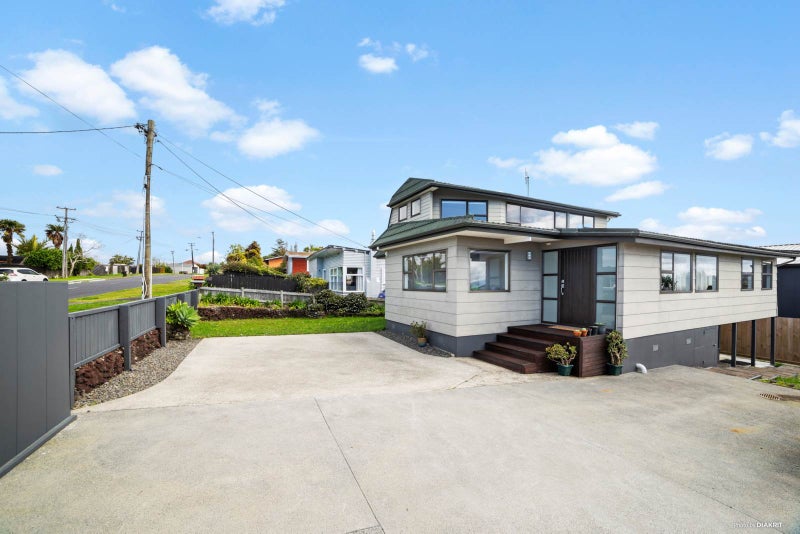 33 Arran Road, Browns Bay, Auckland - Carousel 2