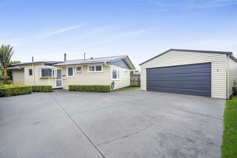 17 Laurence Street, Queenwood, Hamilton, Waikato - Carousel 1