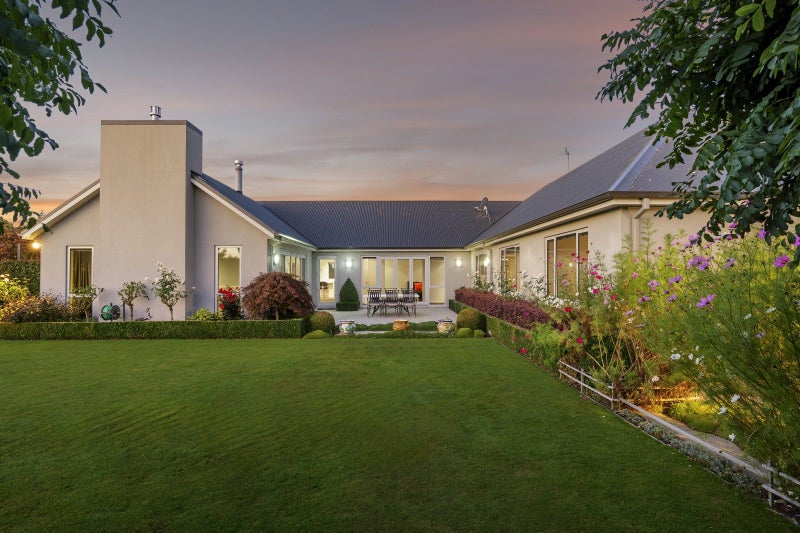 25 Stables Drive, Lincoln, Lincoln - Carousel 1