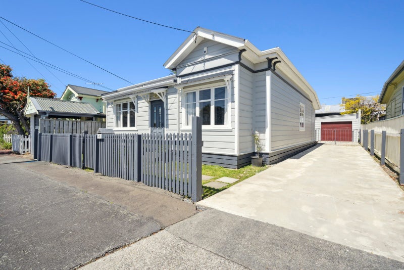 4 Atiawa Street, Petone, Lower Hutt - Carousel 1