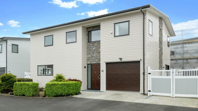 11/7 Wastney Road, Alfriston, Auckland - Carousel 1