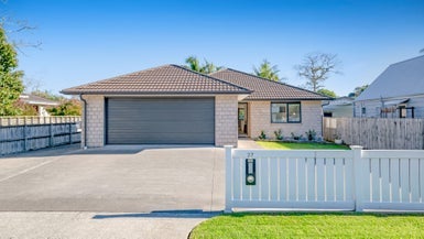 27 The Circle, Manly, Whangaparaoa - Carousel 1