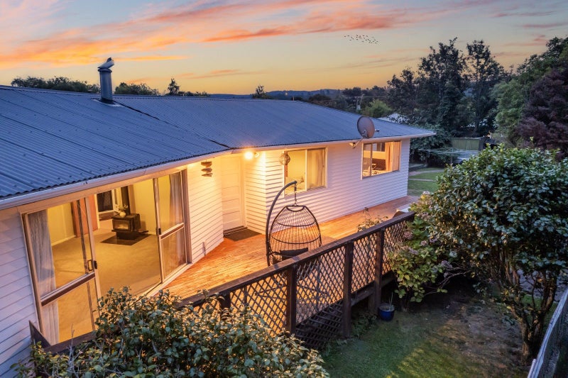 25 Molloys Road, Te Marua, Upper Hutt - Carousel 1