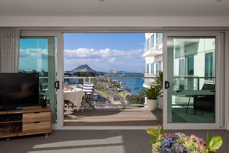 1102/72 Devonport Road (Devonport Towers), City Centre, Tauranga, Bay Of Plenty - Carousel 2