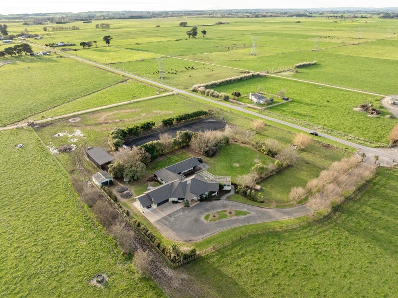 11 Mckenzie Settlement Road, Kairanga, Palmerston North - Carousel 1