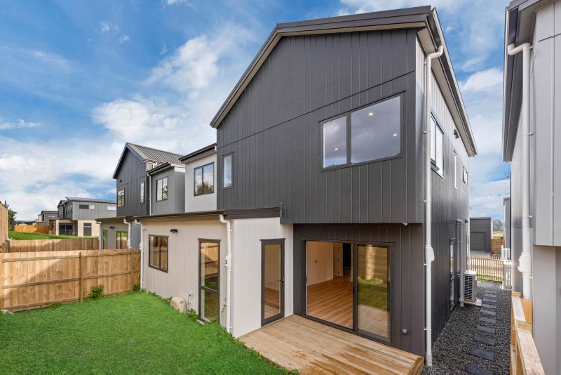 35 Taipahitini Road, Rosehill, Papakura - Carousel 2