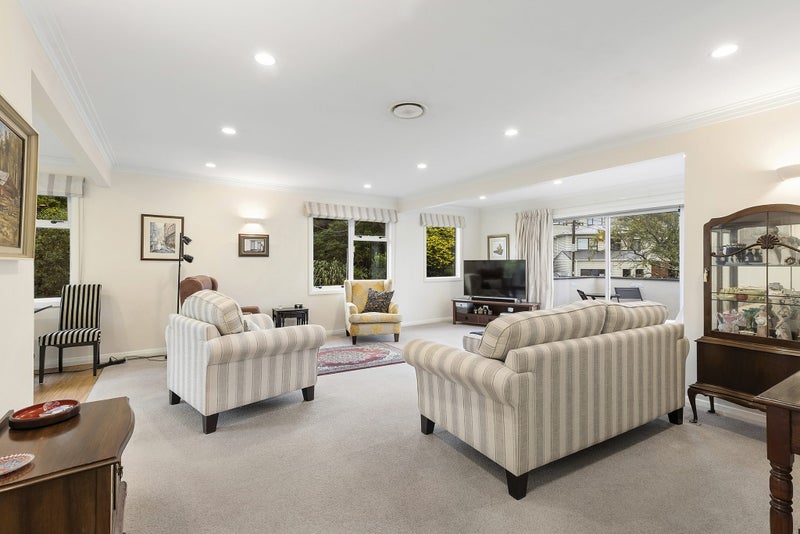 13 Kowhai Street, Tawa, Wellington - Carousel 2
