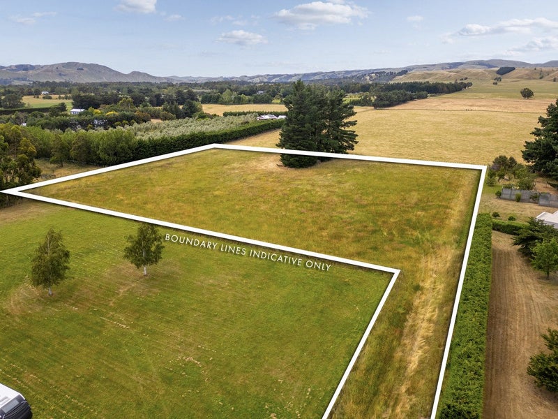 17 Campbell Drive, Martinborough - Carousel 1