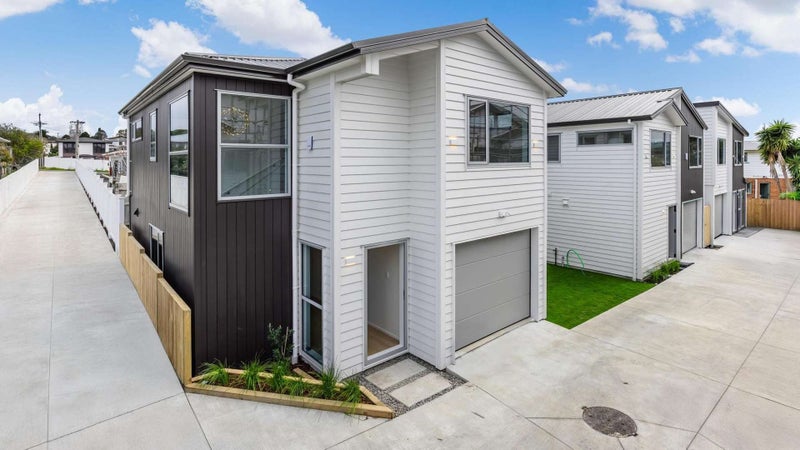 18A Kimber Hall Avenue, Mount Roskill, Auckland - Carousel 1