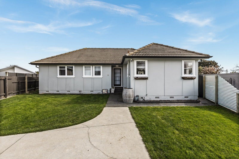 12 Fleming Crescent, Maraenui, Napier - Carousel 1