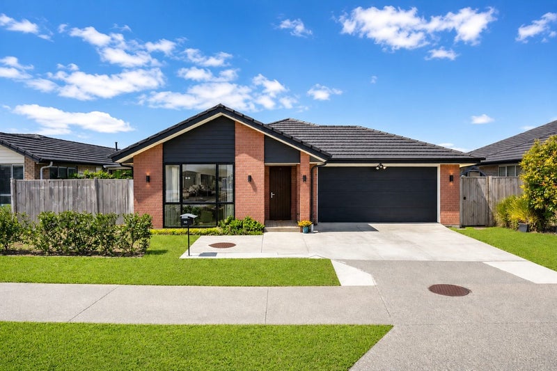30 Waituarua Drive, Takanini, Auckland - Carousel 1