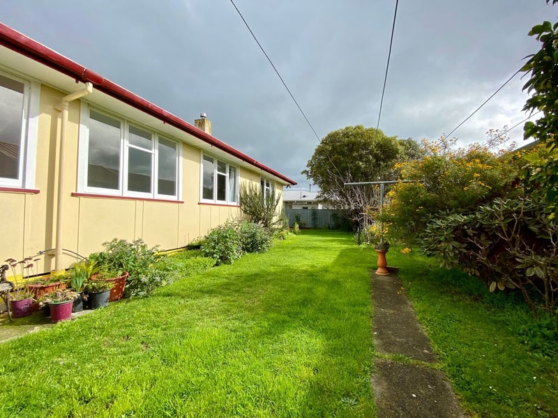 7 Exeter Crescent, Takaro, Palmerston North - Carousel 2