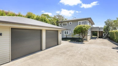 124 Whangaparaoa Road, Red Beach, Red Beach - Carousel 1