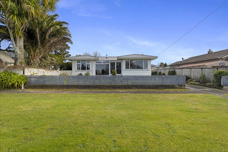 83 Cordelia Street, Stratford - Carousel 1