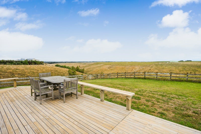 21 Sutherland Road, Sanson, Palmerston North - Carousel 2