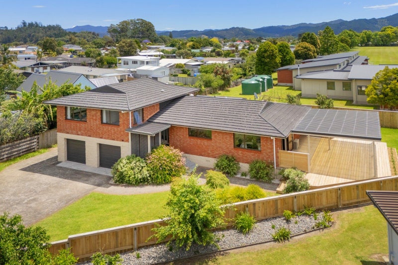 2 Hamilton Crescent, Whitianga, Whitianga - Carousel 1