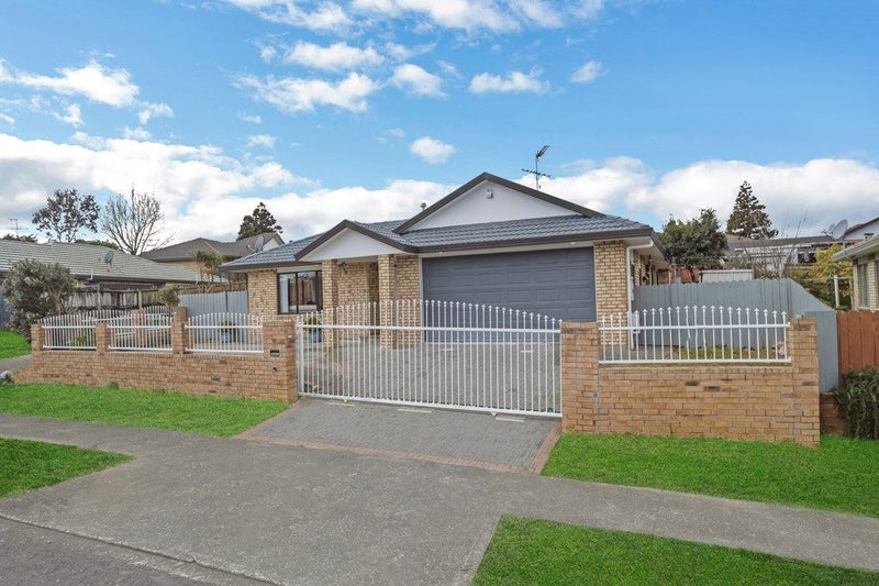 26 Glenveagh Park Drive, Weymouth, Auckland - Carousel 2