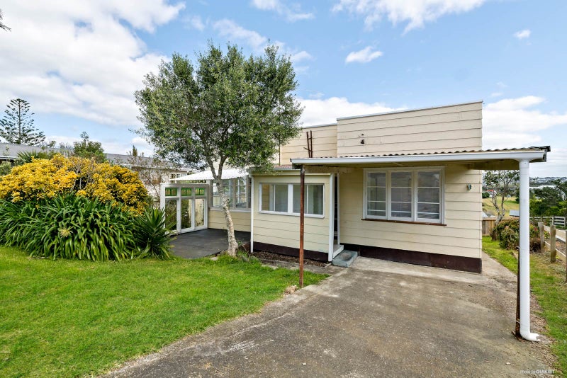 14 Moffat Road, Red Beach - Carousel 1
