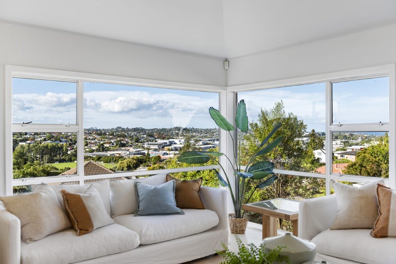 14 McFetridge Place, Hillcrest, Auckland - Carousel 1