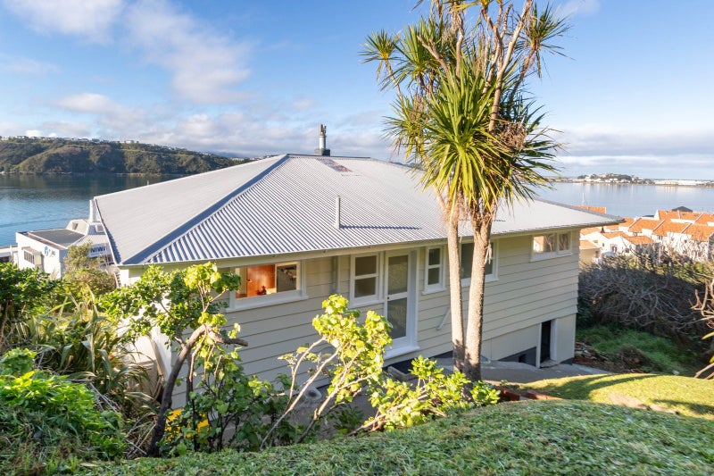 288 Evans Bay Parade, Hataitai, Wellington - Carousel 1