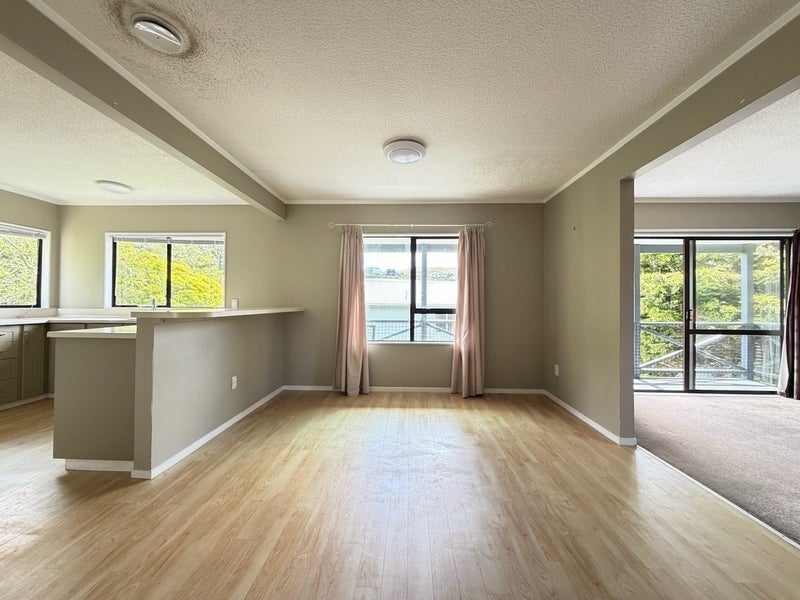 7 Duggan Place, Johnsonville, Wellington - Carousel 2